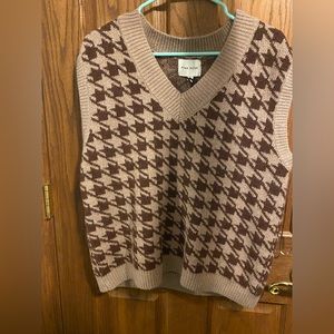 Women’s Houndstooth Sweater Vest
